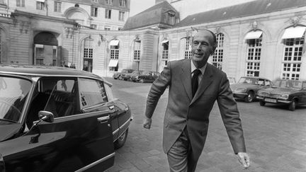 Valery Giscard d'Estaing, quittant Matignon à Paris, le 8 avril 1974. (- / AFP)