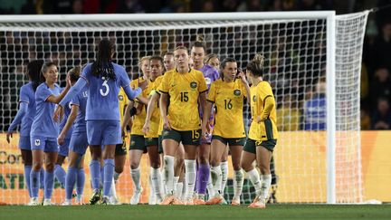 Les Françaises et les Australiennes à Melbourne, le 14 juillet 2023. (MARTIN KEEP / AFP)