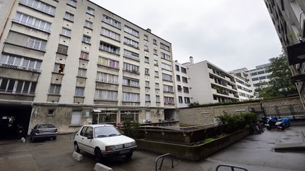 Un immeuble de logements sociaux à Neuilly-sur-Seine (Hauts-de-Seine), le 13 septembre 2013. (MIGUEL MEDINA / AFP)