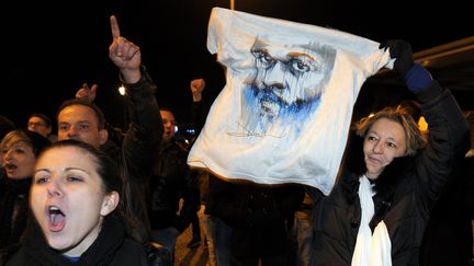 Des spectateurs de Dieudonn&eacute; d&eacute;&ccedil;us devant le Zenith de Nantes le 9 janvier 2014 (JEAN-SEBASTIEN EVRARD / AFP)