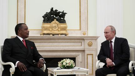 Vladimir Poutin reçoit au Kremlin le président du Congo, Denis Sassou Nguesso, le 23 mai 2019. (EVGENIA NOVOZHENINA / POOL)