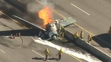 Capture écran de la vidéo de CBS Sacramento sur le crash d'un avion de la&nbsp;Luftwaffe&nbsp;en Californie, le 24 octobre 2018. (CBS SACRAMENTO/YOUTUBE)