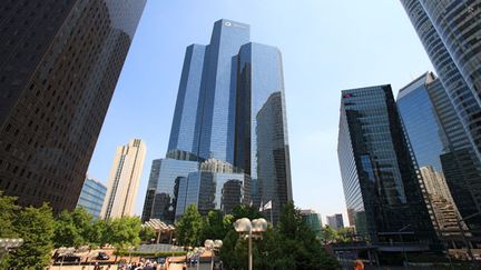 &nbsp; (Pour encourager les cadres à mieux défendre leurs droits, la CGT organise une action ce mercredi au pied des tours de la Défense © MaxPPP)