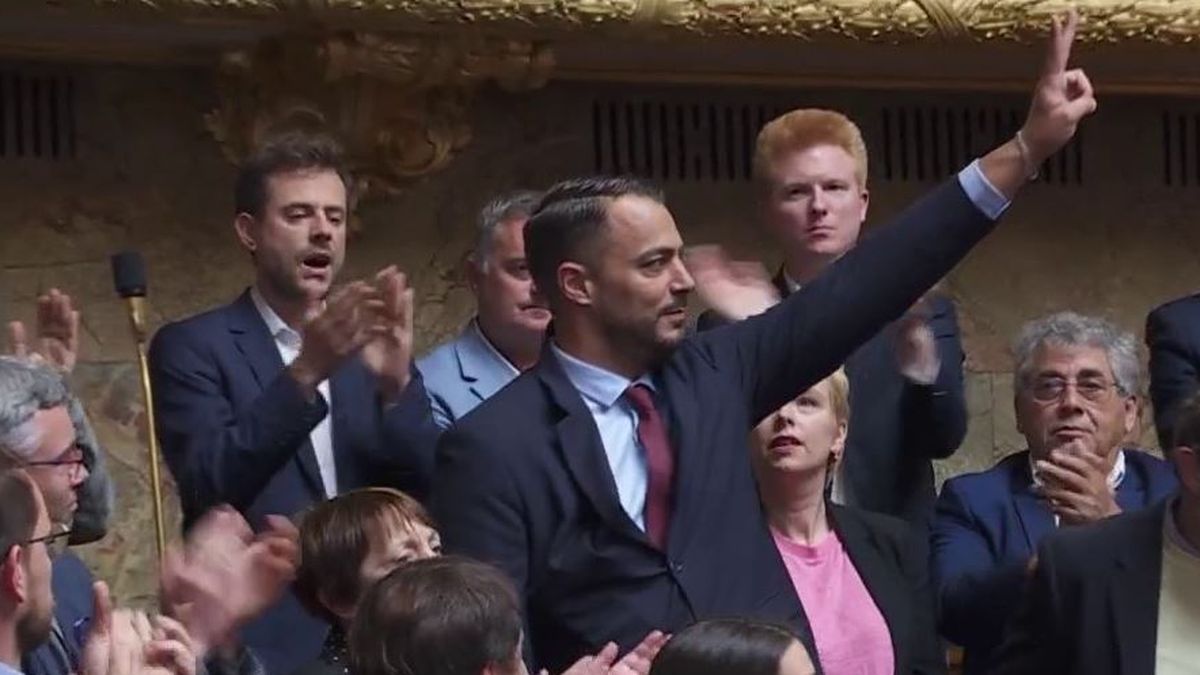 Assemblée nationale : un drapeau palestinien brandi par un député insoumis