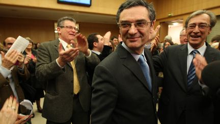 Patrick Devedjian (UMP), lors du premier tour de l'&eacute;lection l&eacute;gislative partielle dans la 13e circonscription des Hauts-de-Seine, le 9 d&eacute;cembre 2012, &agrave; la mairie d'Antony. ( MAXPPP)