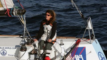 La navigatrice Florence Arthaud en 2007 pendant une sortie au large de l'île d'Ouessant. (MARCEL MOCHET / AFP)