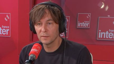 Thomas Mars, membre du groupe Phoenix, invité de France Inter le 12 août 2024. (FRANCE INTER / RADIO FRANCE)