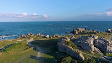 Bretagne : les 1000 vies de Meneham, village aux 300 ans d'existence (France 2)