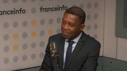 Patrick Lozès, président du Conseil Représentatif des Associations Noires de France (Cran), qui publie mercredi 15 février son baromètre des discriminations. (FRANCEINFO/RADIOFRANCE)