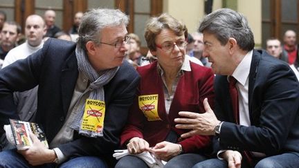 Pierre Laurent (g), Martine Billard et Jean-Luc Mélenchon à Paris, le 24 février 2012. (AFP - Thomas Samson)