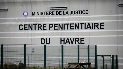 Les deux surveillants de prison ont été agressés dans le centre pénitentiaire du Havre (Seine-Maritime), le 20 juin 2019.&nbsp; (DAMIEN MEYER / AFP)