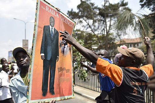 Partisans de l’opposant Raila Odinga, le 11 octobre à Nairobi.  (Tony Karumba/AFP)