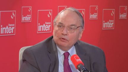 Jean-Louis Bourlanges, MoDem deputy for Hauts-de-Seine, guest of the France Inter morning show on Wednesday February 7.  (FRANCE INTER/RADIO FRANCE)