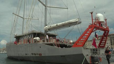 Environnement : l'explorateur Jean-Louis Étienne part pour sa première mission depuis Marseille