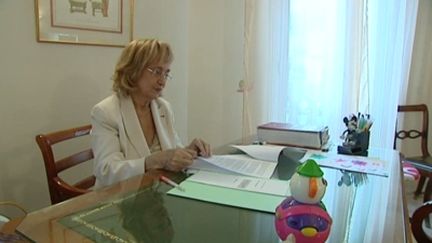 Edwige Antier, pédopsychiatre et député, veut déposer un texte pour interdire les châtiments corporels, dont la fessée. (France 3 PIC)