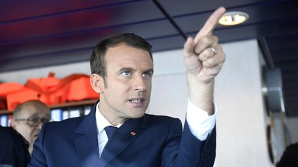 Emmanuel Macron sur le vaisseau Abeille Bourbon, le 1er juin 2017, près de Lorient. (DAMIEN MEYER / AFP)