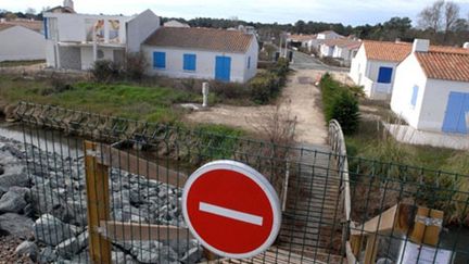 Le chantier de "déconstruction" des maisons de la Faute-sur-Mer situées en zone submersible et rachetées par l'Etat. (AFP)