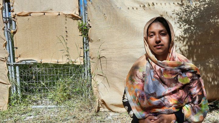 Fatima, une jeune migrante afghane. (BENJAMIN  ILLY / RADIO FRANCE)