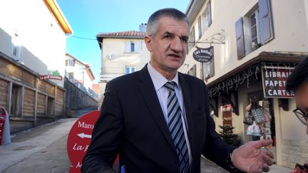 Jean Lassalle aux Rousses (Jura), le 8 novembre 2016. (PHILIPPE TRIAS / MAXPPP)