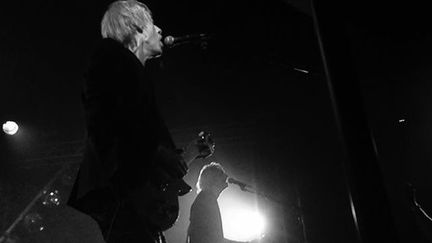 Les ex-Téléphone Jean-Louis Aubert, Louis Bertignac et Richard Kolinka en concert à Paris (11 septembre 2015)
 (Christophe Airaud / France 2)