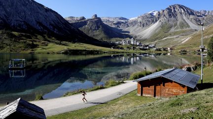 Dans les Alpes du Nord, les stations comme Villars-de-Lans, Corrençon, les Arravis, La Clusaz, le Grand-Bornand attirent les visiteurs grâce à "leur authenticité". (FRANK MULLER - NICE MATIN - MAXPPP)