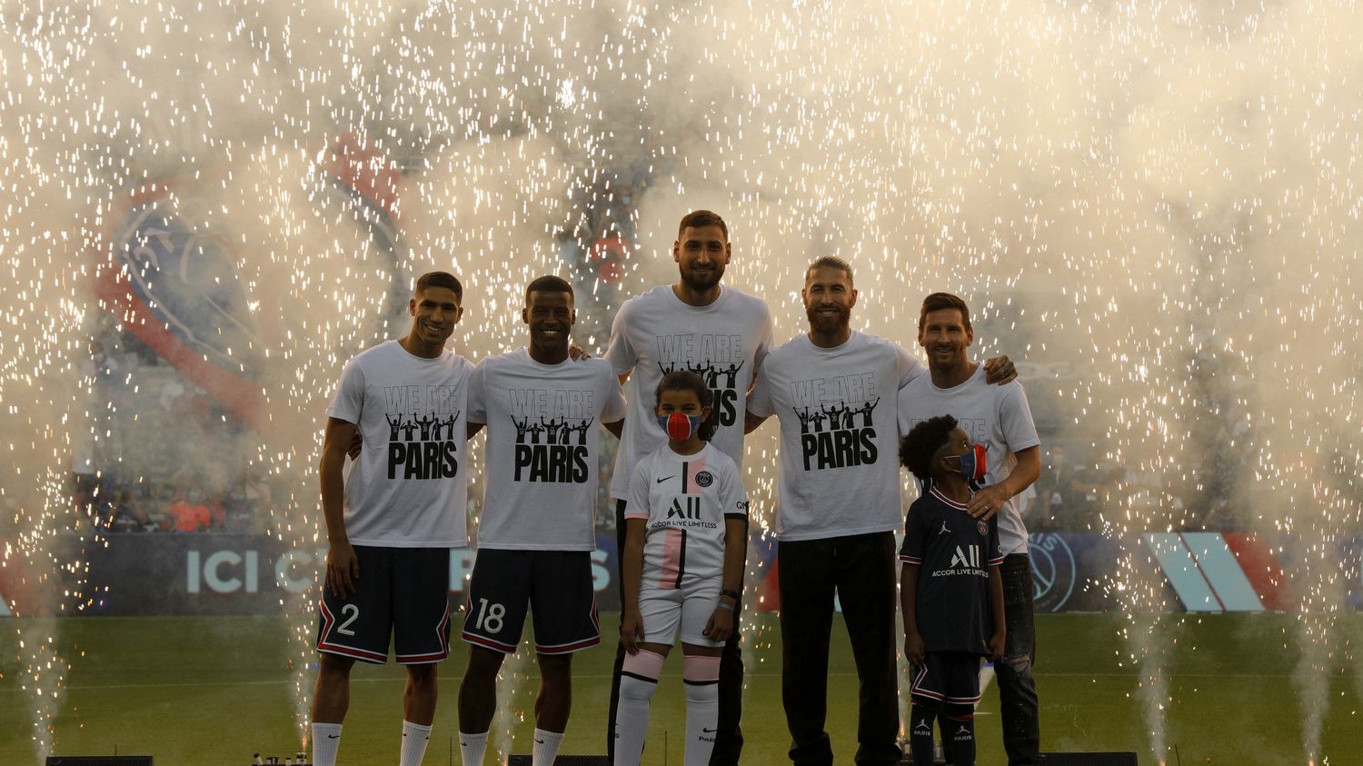 Messi et les recrues parisiennes ovationnées par le Parc ...