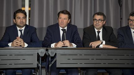 Christian Estrosi (centre) a organisé mercredi 20 décembre une conférence de presse et une réunion publique afin de présenter le lancement de son nouveau mouvement politique, "La France Audacieuse" , en compagnie d'élus ayant rejoint son mouvement. (ROLAND MACRI / MAXPPP)