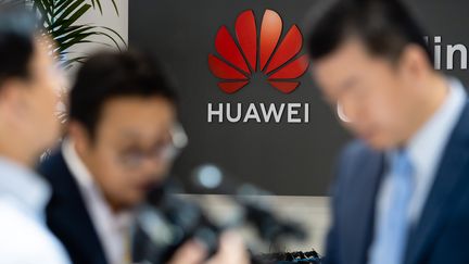 Stand Huawei au Salon de l'industrie d'Hanovre (Allemagne), le 1er avril 2019. (JENS SCHLUETER / EPA)