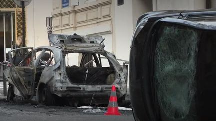 A Paris, la déception après la défaite du PSG&nbsp;en finale de Ligue des champions s’est matérialisée par des incidents près des Champs-Élysées. 151 personnes ont été placées en garde à vue. (FRANCE 2)