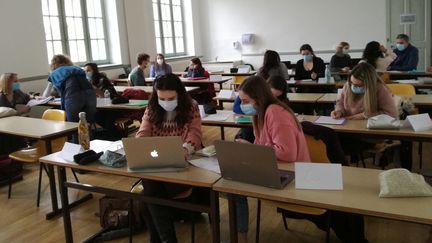 Des étudiants en Master à l'université de Guéret, dans la Creuse, en février 2021 (MARIE-JEANNE DELEPAUL / FRANCE-BLEU CREUSE)