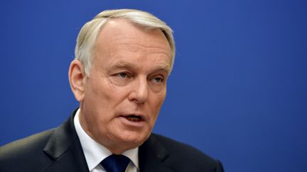 Le Premier ministre, Jean-Marc Ayrault, lors d'une conf&eacute;rence de presse sur le pacte de comp&eacute;titivit&eacute;, le 6 novembre 2012 &agrave; Paris. (ERIC FEFERBERG / AFP)