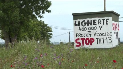 Des habitants de la Camargue (Bouches-du-Rhône) et des associations écologistes sont vent debout contre un projet de ligne à très haute tension. Ils promettent de lancer de nombreux recours en justice s’ils ne sont pas entendus.