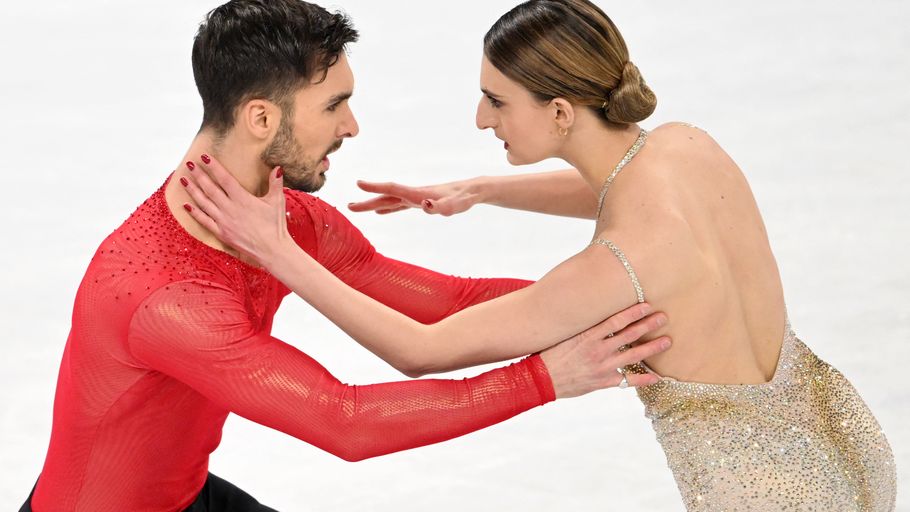 VIDEO. JO 2022 : Gabriella Papadakis Et Guillaume Cizeron Sur Le Toit ...