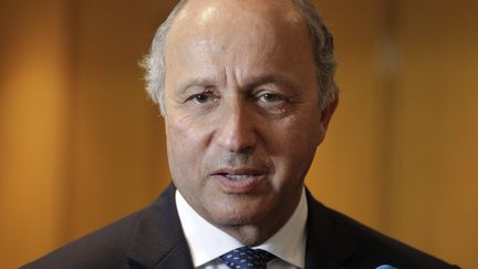 Le ministre des Affaires &eacute;trang&egrave;res fran&ccedil;ais Laurent Fabius, &agrave; son arriv&eacute;e &agrave; Beyrouth (Liban), le&nbsp;16 ao&ucirc;t 2012. (ANWAR AMRO / AFP)