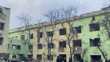 Guerre en Ukraine : la ville de Marioupol bombardée par les forces russes, un hôpital pour enfants ciblé