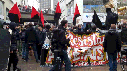 &nbsp; (300 personnes ont défilé pendant deux heures dans les rues de Nantes © Radio France)