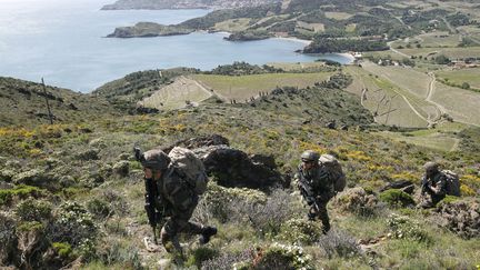 Des militaires s'entraînenet à Fort Béar, à Port-Vendres (Pyrénées-Orientales), en mai 2016. (Photo d'illustration) (RAYMOND ROIG / AFP)