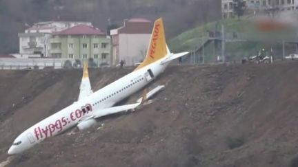 Turquie : sortie de piste spectaculaire d'un Boing 737