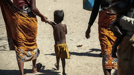 En août 2021, l'Unicef et le Programme alimentaire mondial (PAM) tirent la sonnette d'alarme en déclarant que la malnutrition pourrait toucher un demi-million d'enfants âgés de moins de 5 ans. Les enfants souffrant de malnutrition aiguë vont être quatre fois plus nombreux par rapport à la précédente évaluation de 2020 "avec des conséquences irréversibles pour leur croissance et leur développement", déclarent les organismes cités par franceinfo Afrique.&nbsp; &nbsp; (RIJASOLO /AFP)