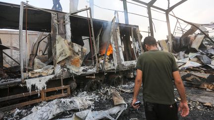 Des opérations de secours et des recherches sont menées après une frappe israélienne dans le centre de la ville de Gaza, le 17 août 2024. (ASHRAF AMRA / ANADOLU / AFP)