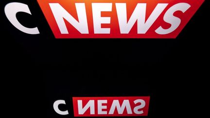 The logo of the CNews news channel.  Illustrative photo.  (LIONEL BONAVENTURE / AFP)