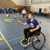 Un élève de 6e de l'établissement régional d'enseignement adapté (Erea) Toulouse-Lautrec, à Vaucresson (Hauts-de-Seine), s'initie au tennis-fauteuil, le 9 mars 2023. (Clément Mariotti Pons)