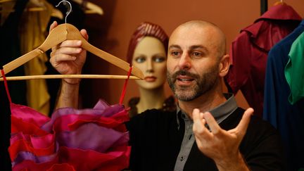 Rami Kashou, couturier palestinien de Hollywood, est venu vendre ses créations à Ramallah
 (Abbas Momani / AFP)