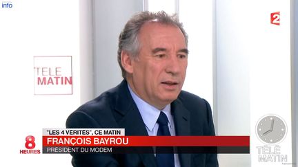 Les 4 Vérités-François Bayrou demande le retrait de la réforme de l'éducation