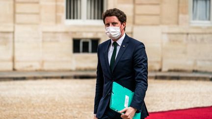 Le secrétaire d'État aux Affaires européennes Clément Beaune arrivant à l'Elysée, le 5 juillet 2021. (XOSE BOUZAS / HANS LUCAS / AFP)