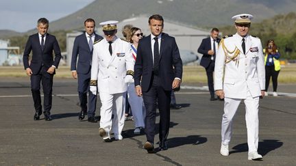 Emmanuel Macron a atterri à Nouméa en Nouvelle-Calédonie, le 23 mai 2024. (LUDOVIC MARIN / AFP)