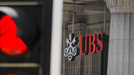 Le gendarme des banques a estim&eacute;, le 26 juin 2013, qu'UBS France &eacute;tait coupable de "laxisme" en mati&egrave;re de fraude fiscale.&nbsp; (FABRICE COFFRINI / AFP)