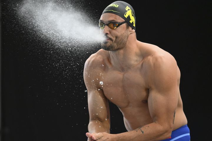 Le sprinteur français Florent Manaudou, au départ du 50 m nage libre lors du meeting de la Méditerranée, le 4 mars 2022. (KEMPINAIRE STEPHANE / KMSP / AFP)