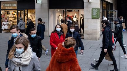 La rue Sainte-Catherine à Bordeaux (Gironde), le 2 décembre 2020. (VALENTINO BELLONI / HANS LUCAS / AFP)