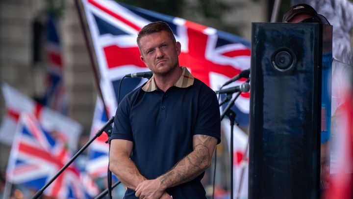 Tommy Robinson, fondateur du mouvement d'extrême droite English Defence League, à Londres, le 27 juillet 2024. (EHIMETALOR UNUABONA / STORY PICTUR / SIPA)